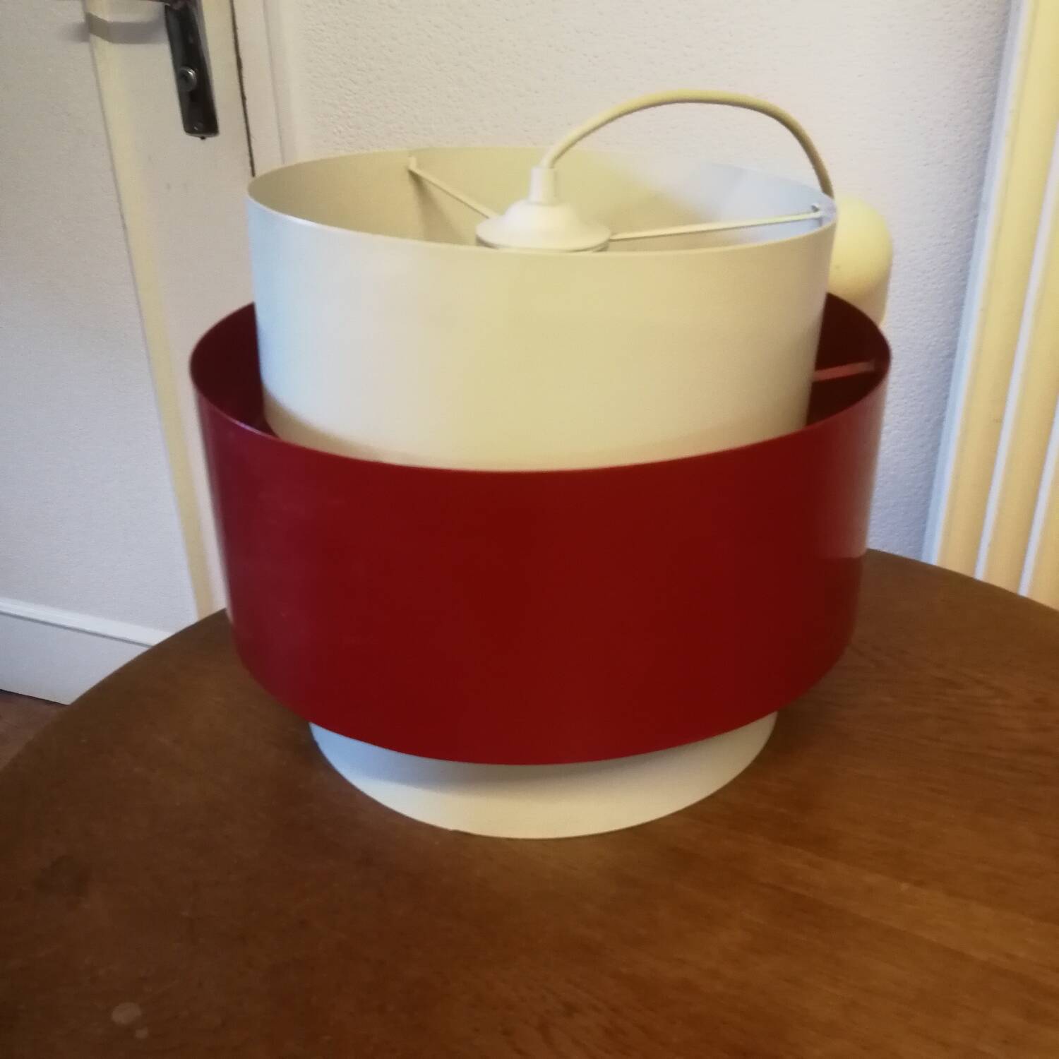 Vintage pendant light in white and red lacquered steel metal from the 70s