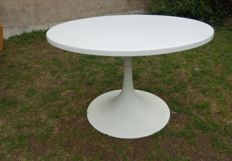 Ensemble vintage table pied tulipe Werzalit et ses 4 chaises