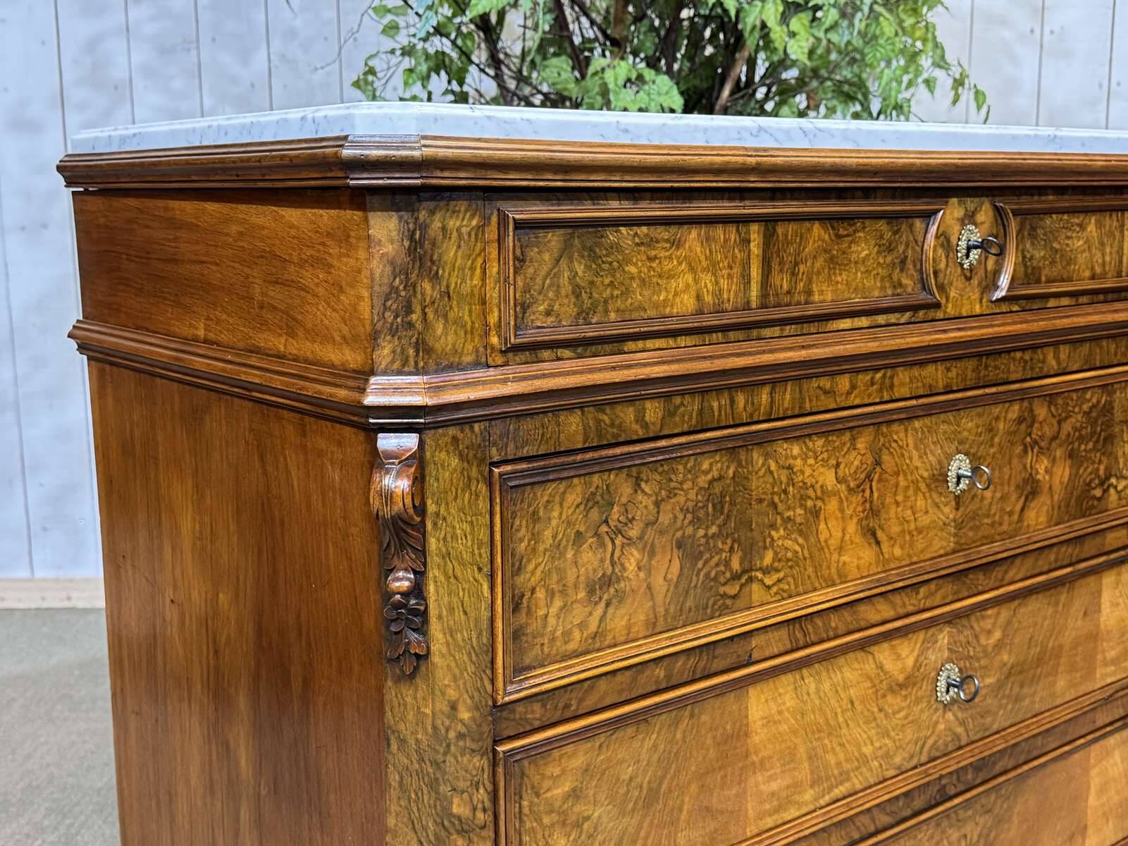 Napoleon III commode in walnut, fir and white marble from the 19th century.