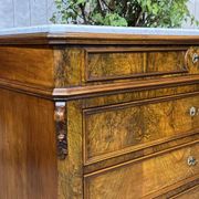 Commode Napoléon III en noyer, sapin et marbre blanc du 19ème siècle