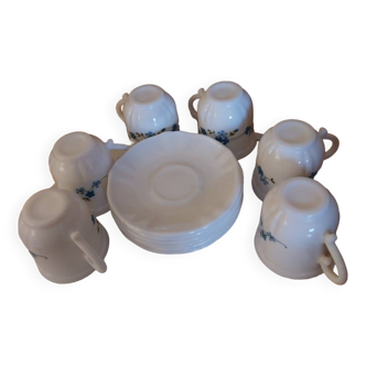 Arcopal cups and saucers veronica model