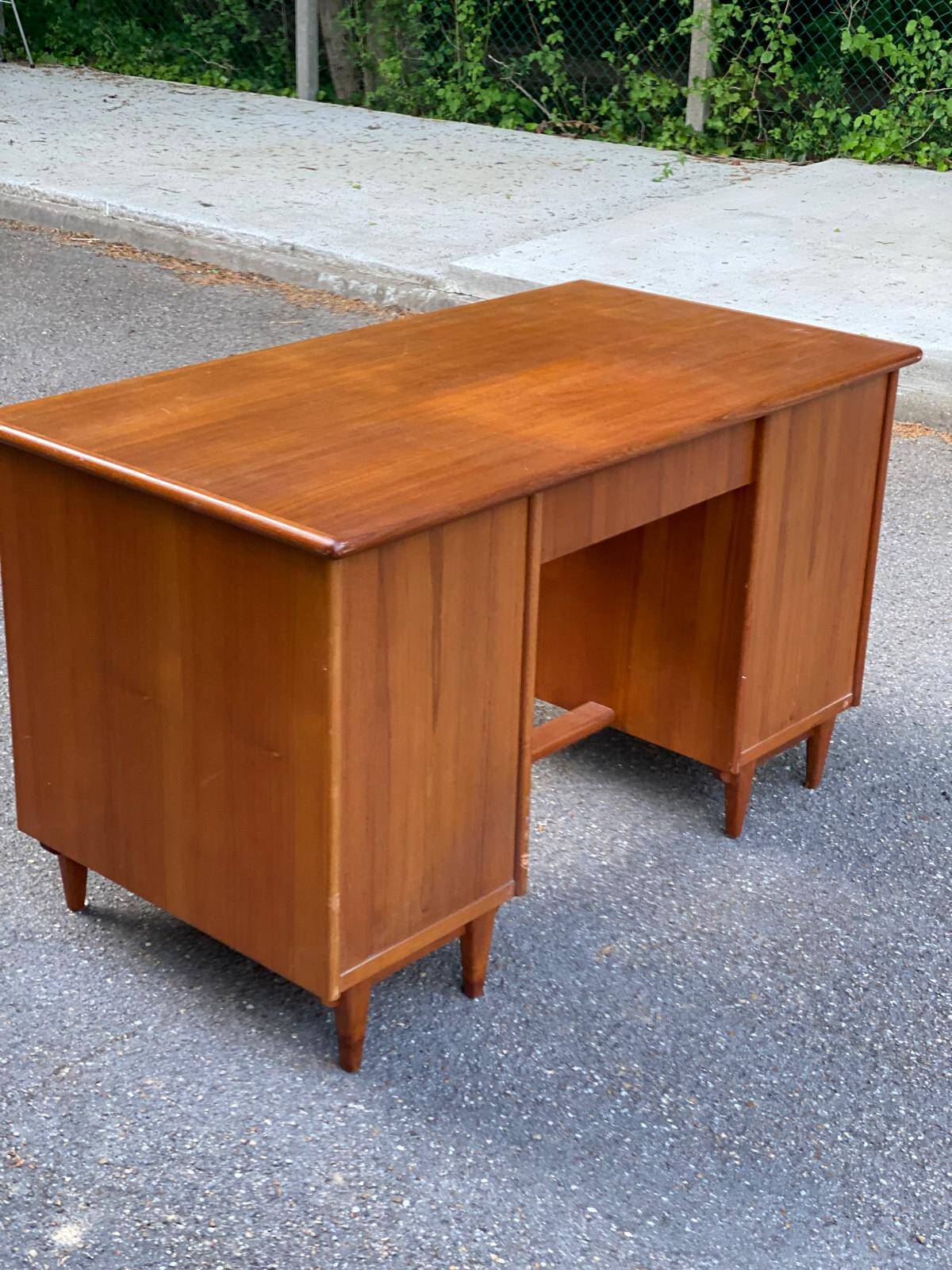 Scandinavian teak desk 1970 Denmark