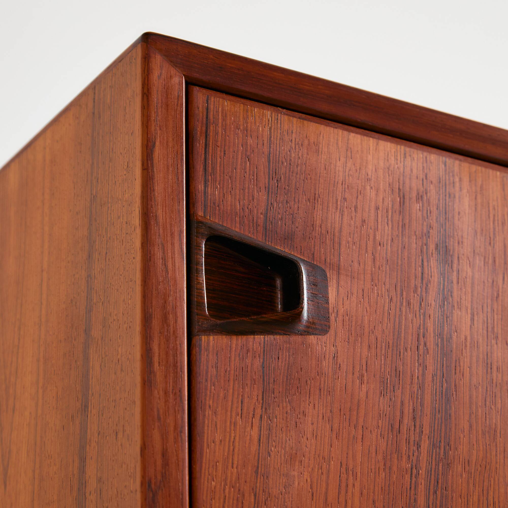 MK10673 Restored rosewood sideboard by Henry Rosengren Hansen for Brande Mø