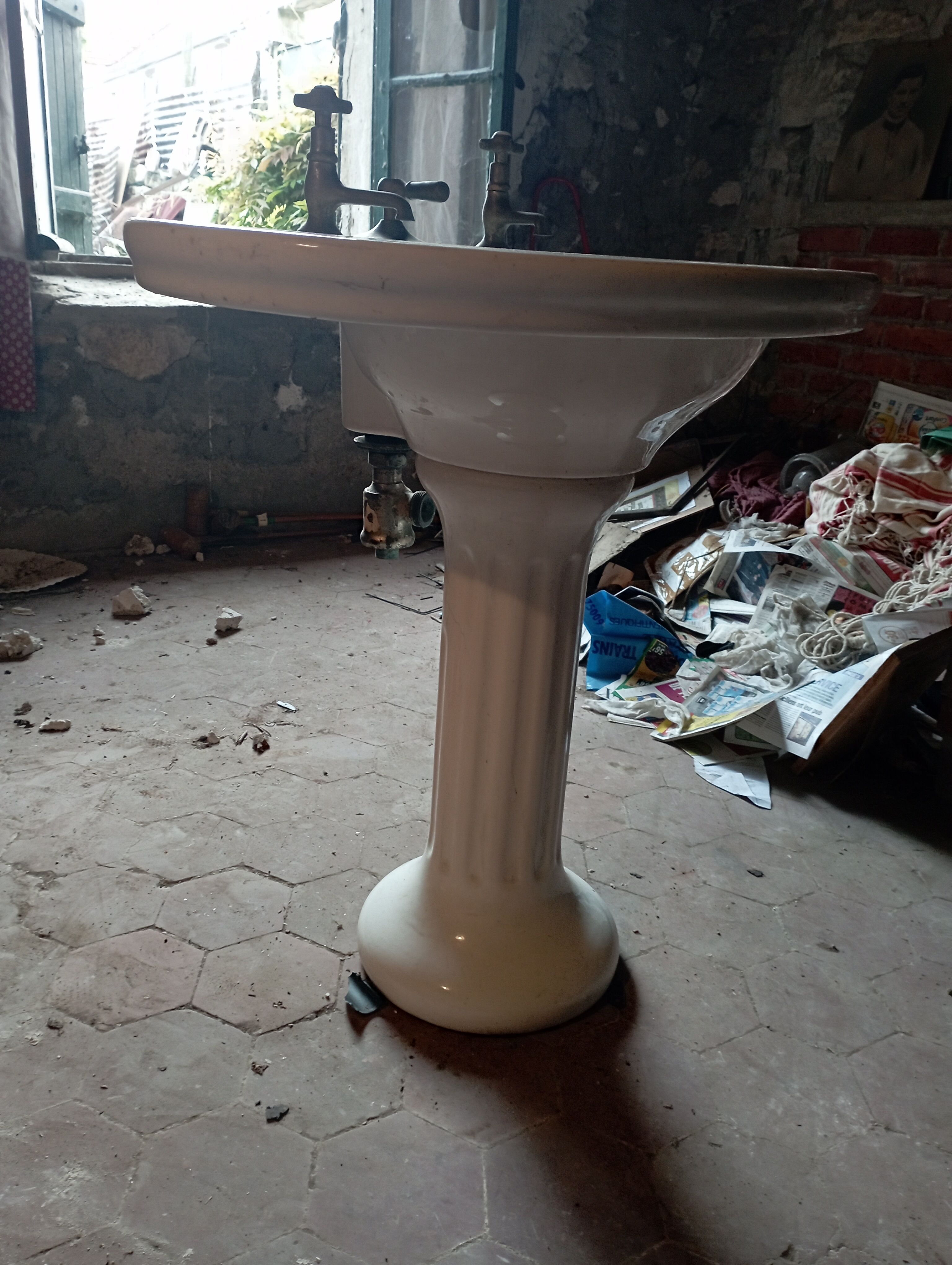 Old washbasin