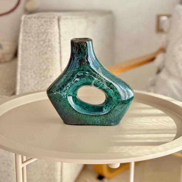 Tanara artisanal vase, small speckled.