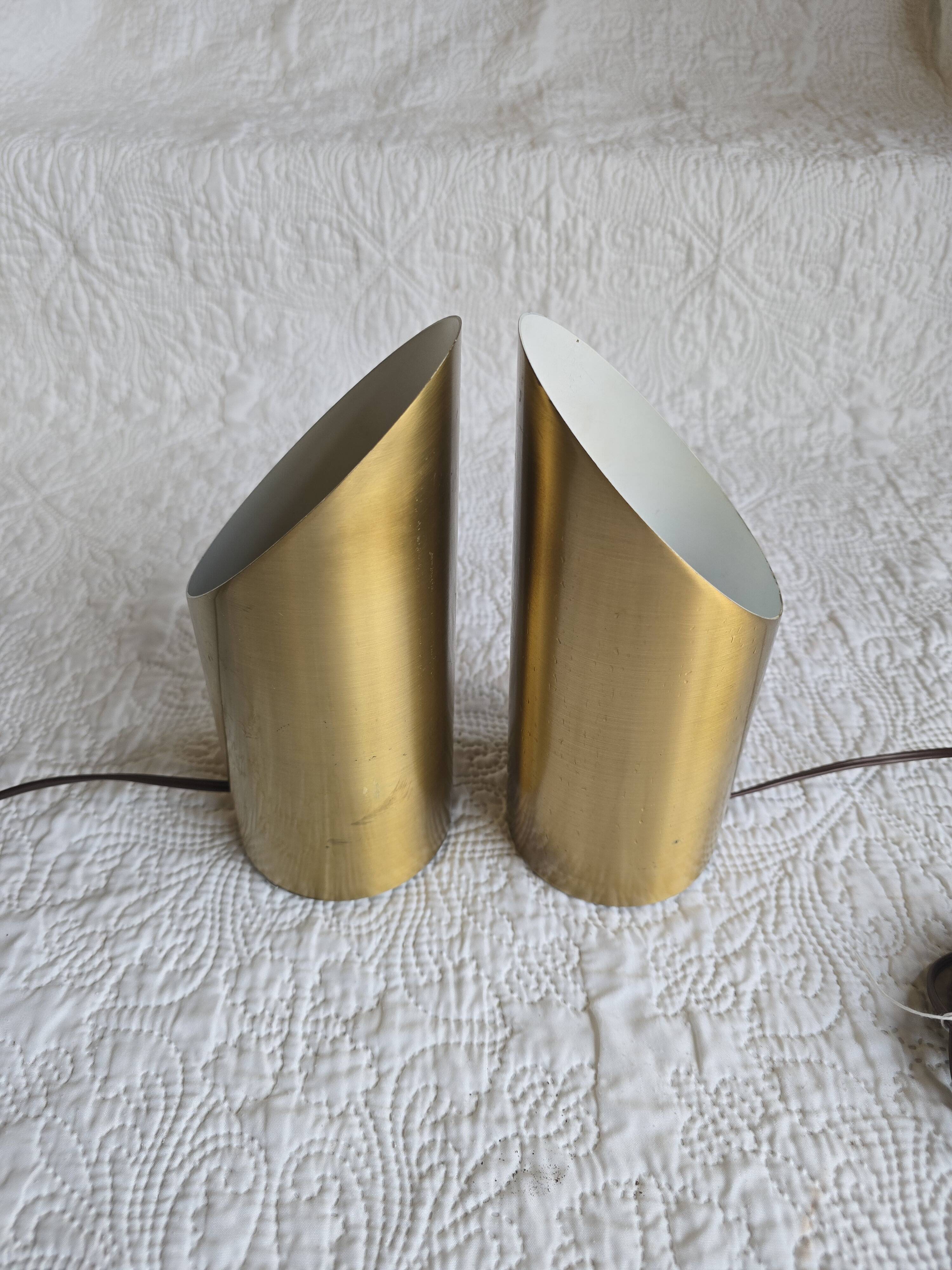 Pair of lamps signed by Jean Perzel – cylindrical with an oblique opening.