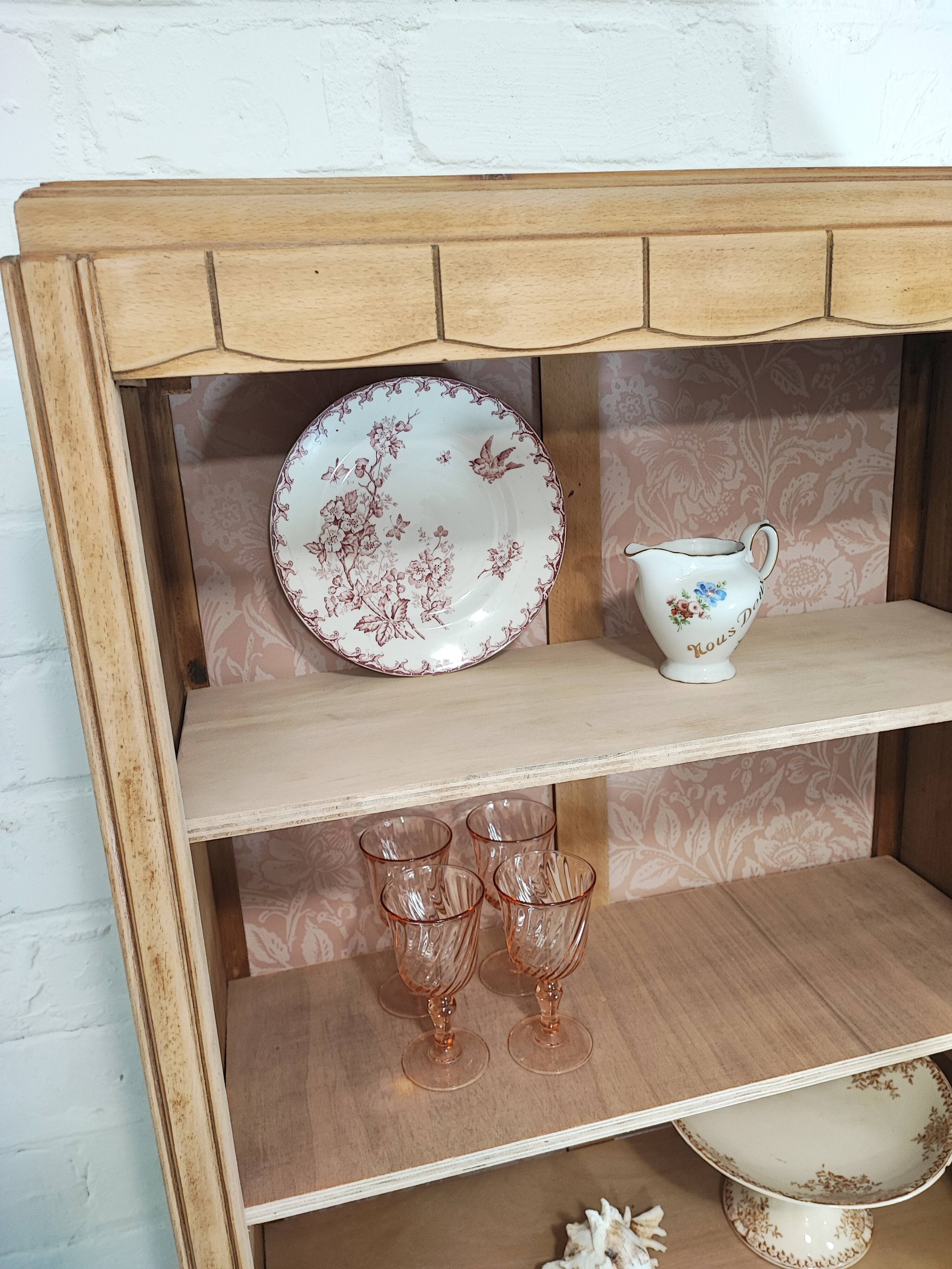 Art deco glazed hosiery