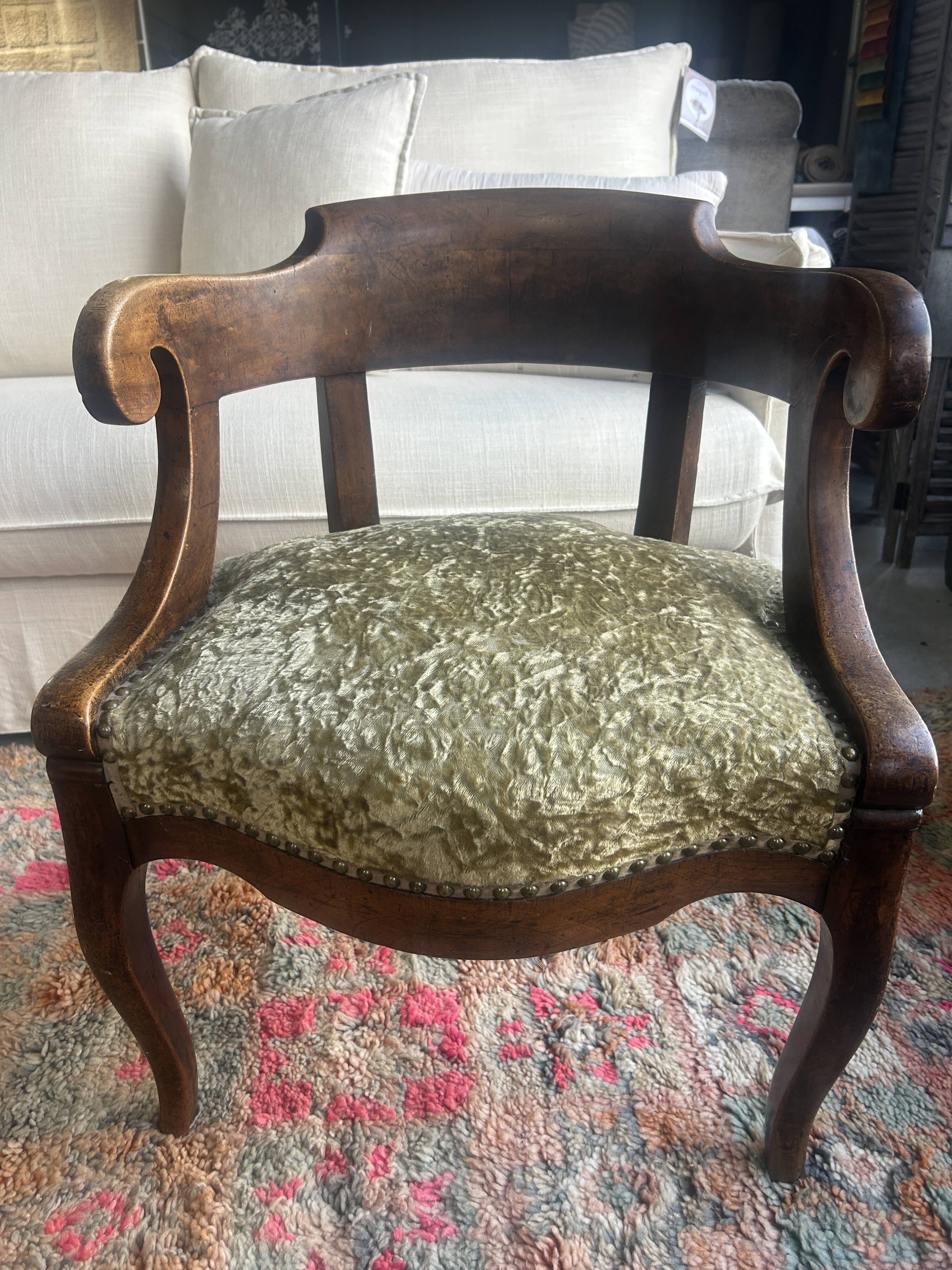 Restoration period armchair in solid walnut – France, circa 1820-1830