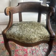 Restoration period armchair in solid walnut – France, circa 1820-1830