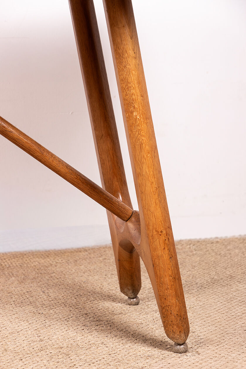 Large extendable dining table in oak by Guillerme and Chambron 1960.