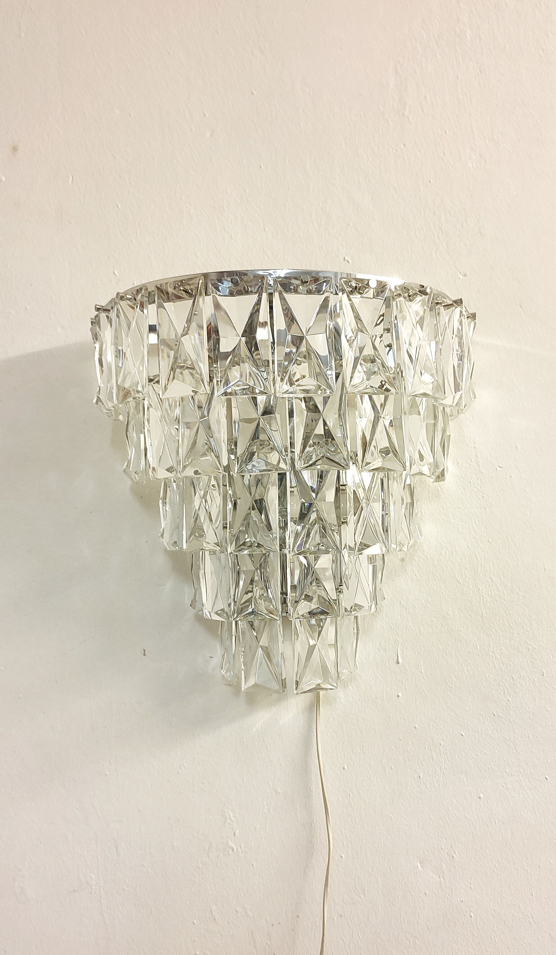 Apply "kinkeldey" crystals. Germany 1970s