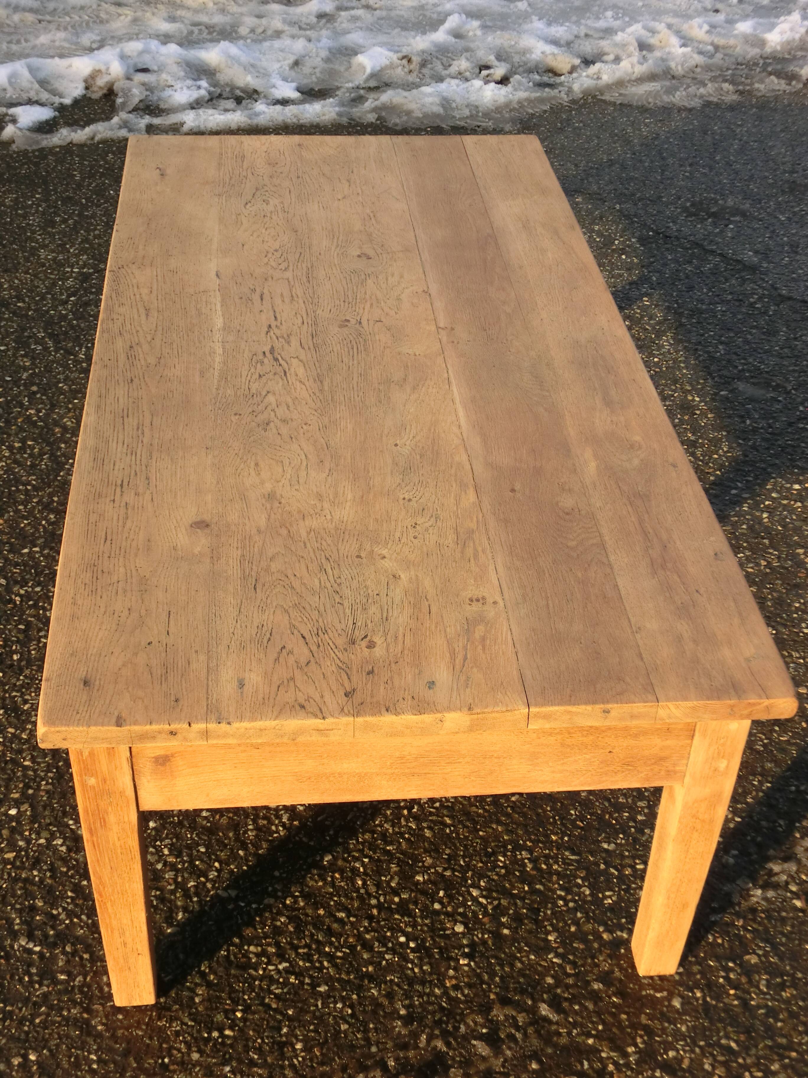 Superbe ancienne table basse de ferme en chêne massif