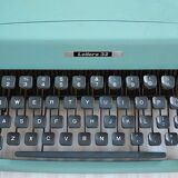 Typewriter portable olivetti lettera 32