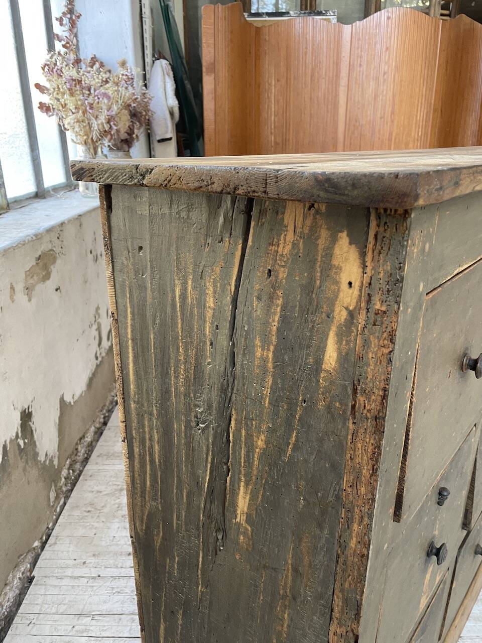 Green patina workshop furniture