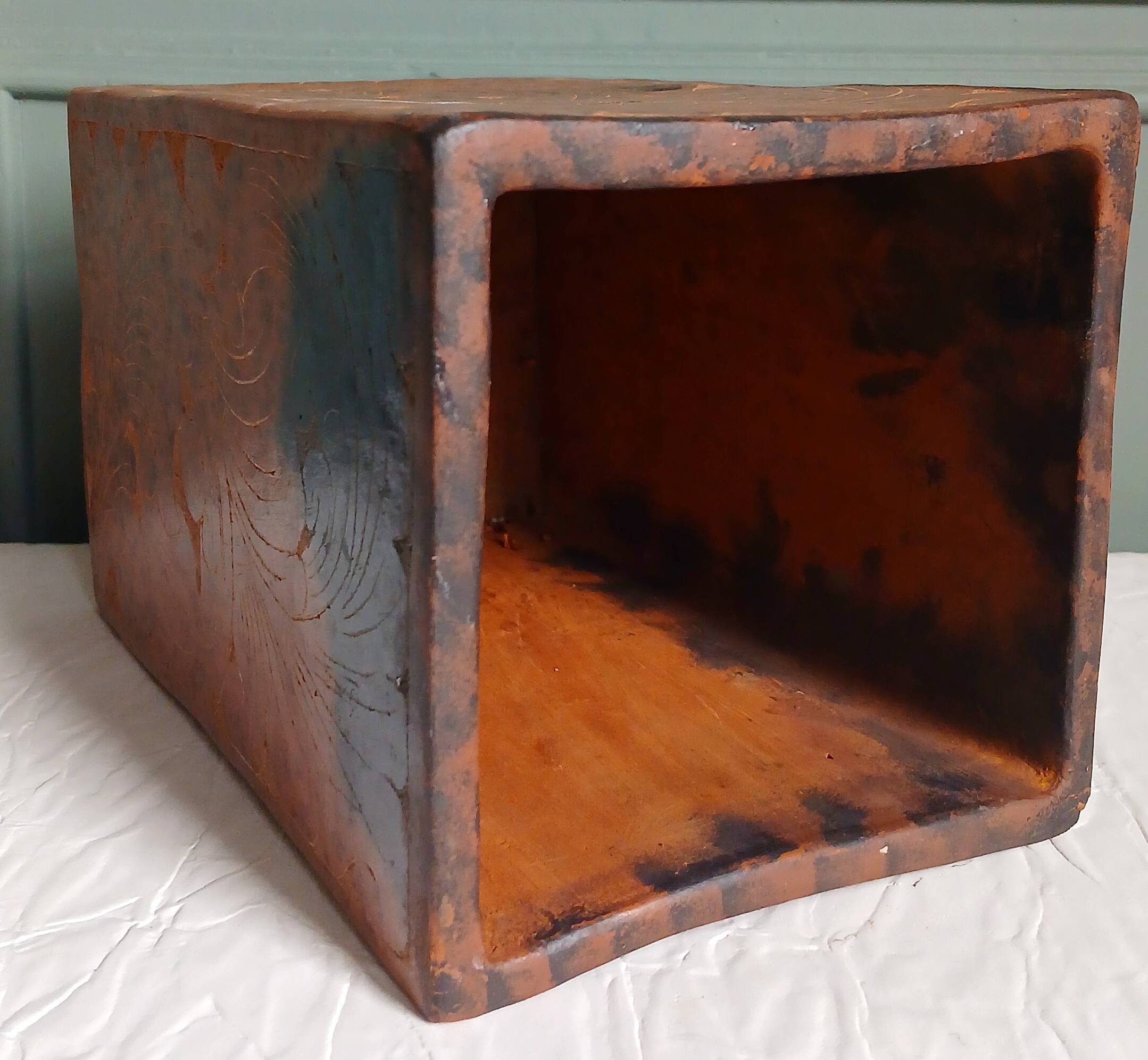 Japanese rectangular vase in Bizen stoneware.