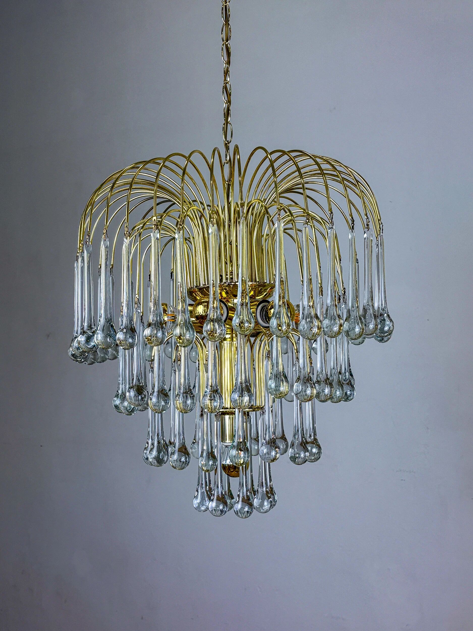 Lustre en forme de goutte d'eau à quatre niveaux par Venini, en verre de Murano, Italie, années 1970.