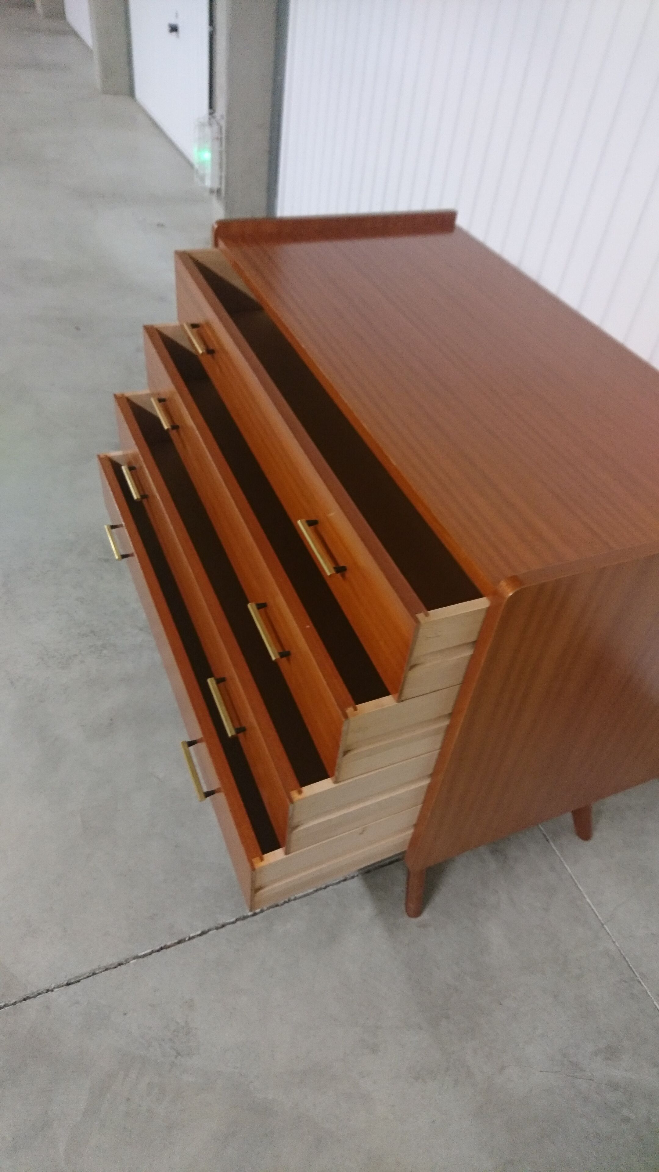 Commode vintage