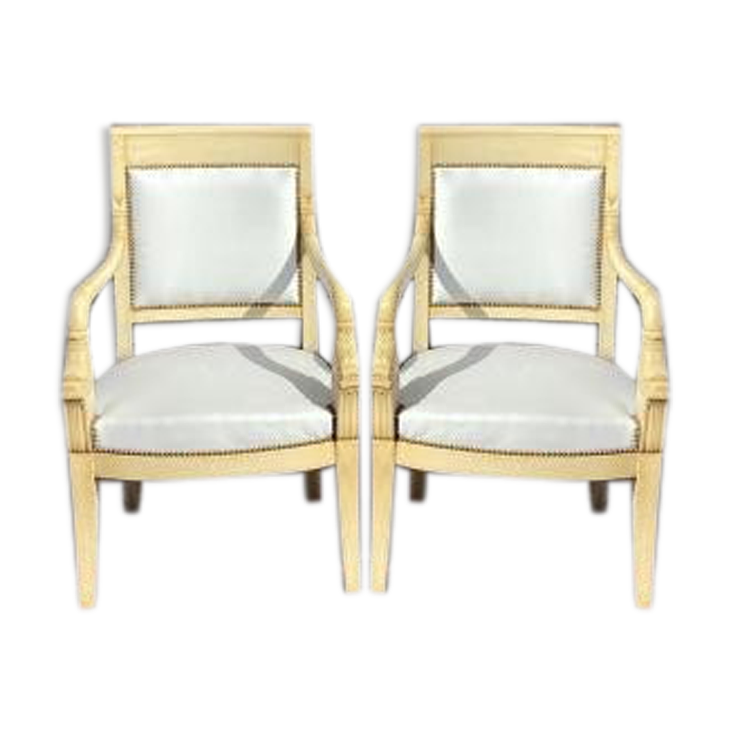 Paire de fauteuils aux dauphins d’époque empire en bois laqué