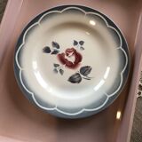 Set of 14 “Magali” Sarreguemines flat plates