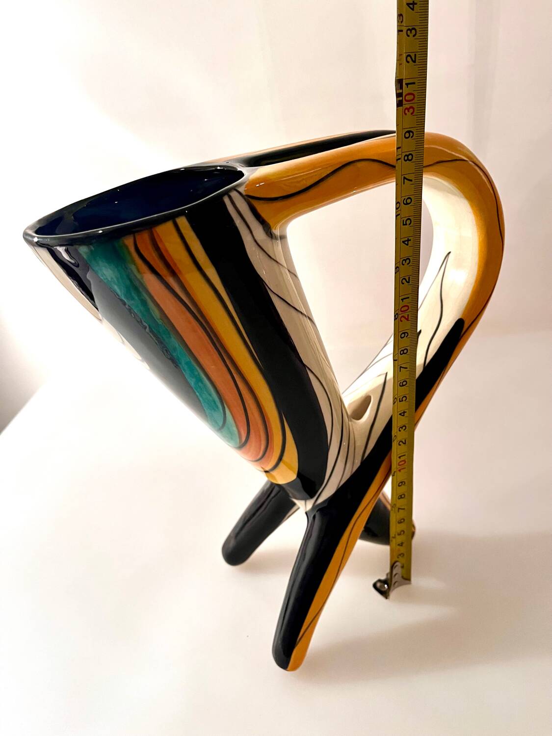 vase tripode vintage signé Vallauris