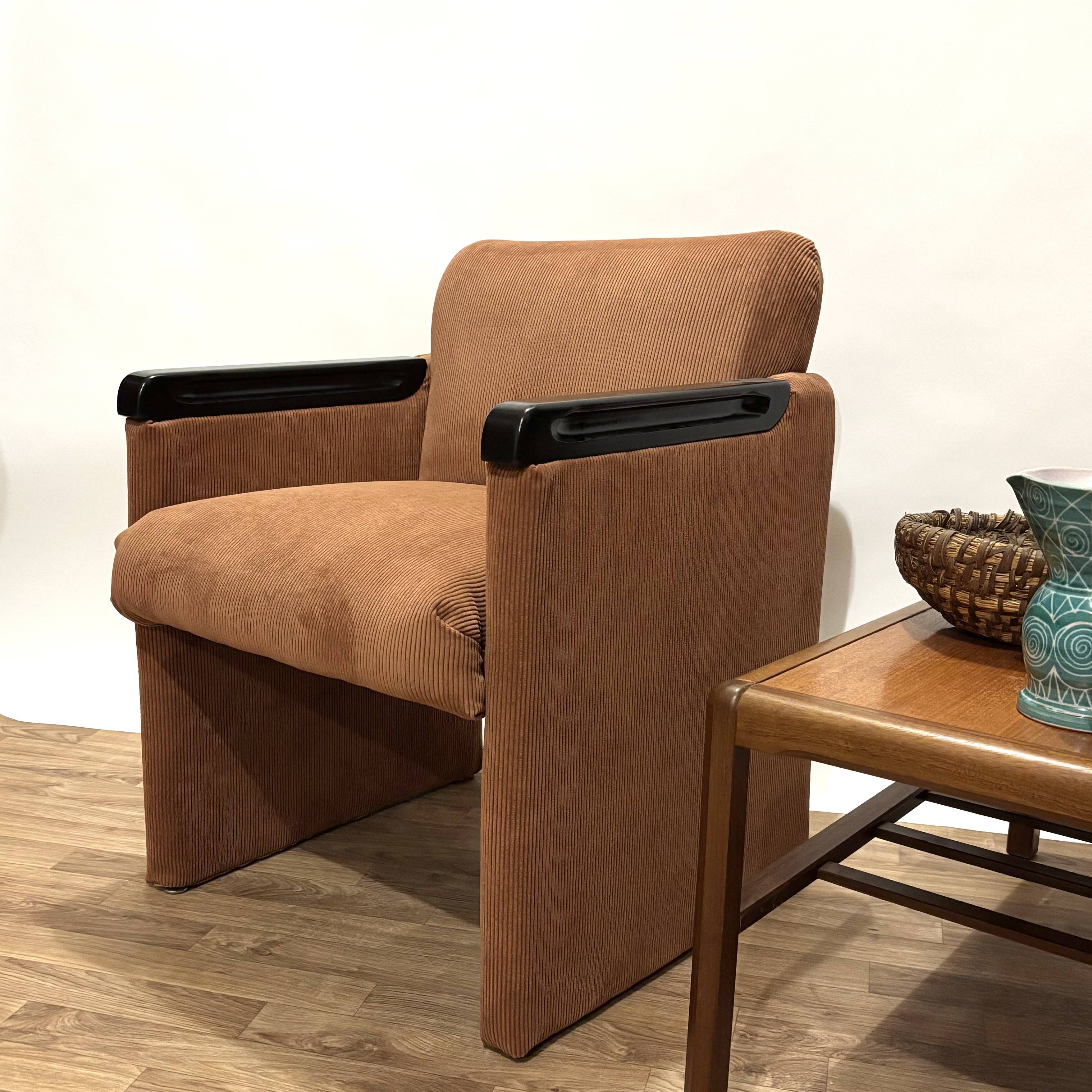 Paire de fauteuils années 80 retapissés