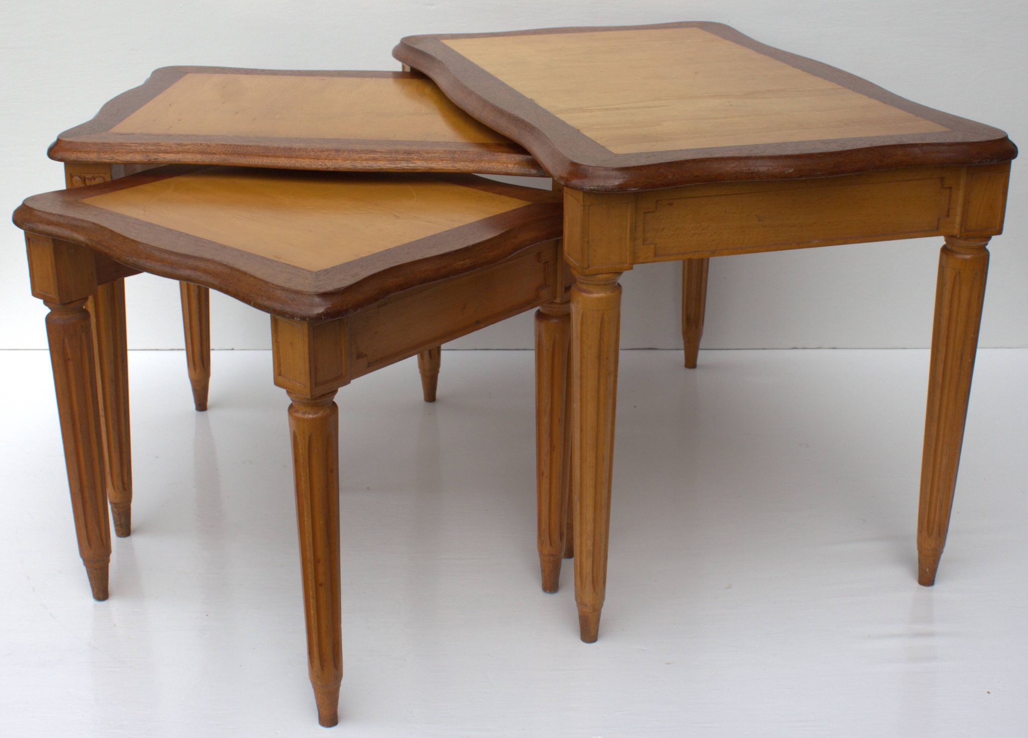 Vintage mid century set of 3 nesting tables