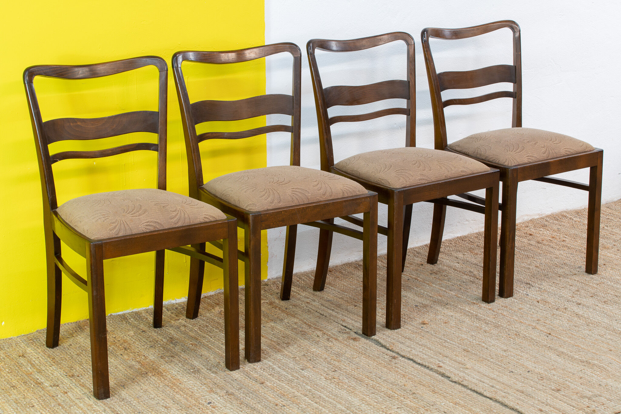 Série de 4 chaises scandinaves vintage