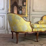 Duchesse en bateau, chaise Longue style Louis XV en soie jaune, XVIIIème siècle