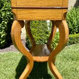 Table à ouvrages en loupe de frêne époque Charles X