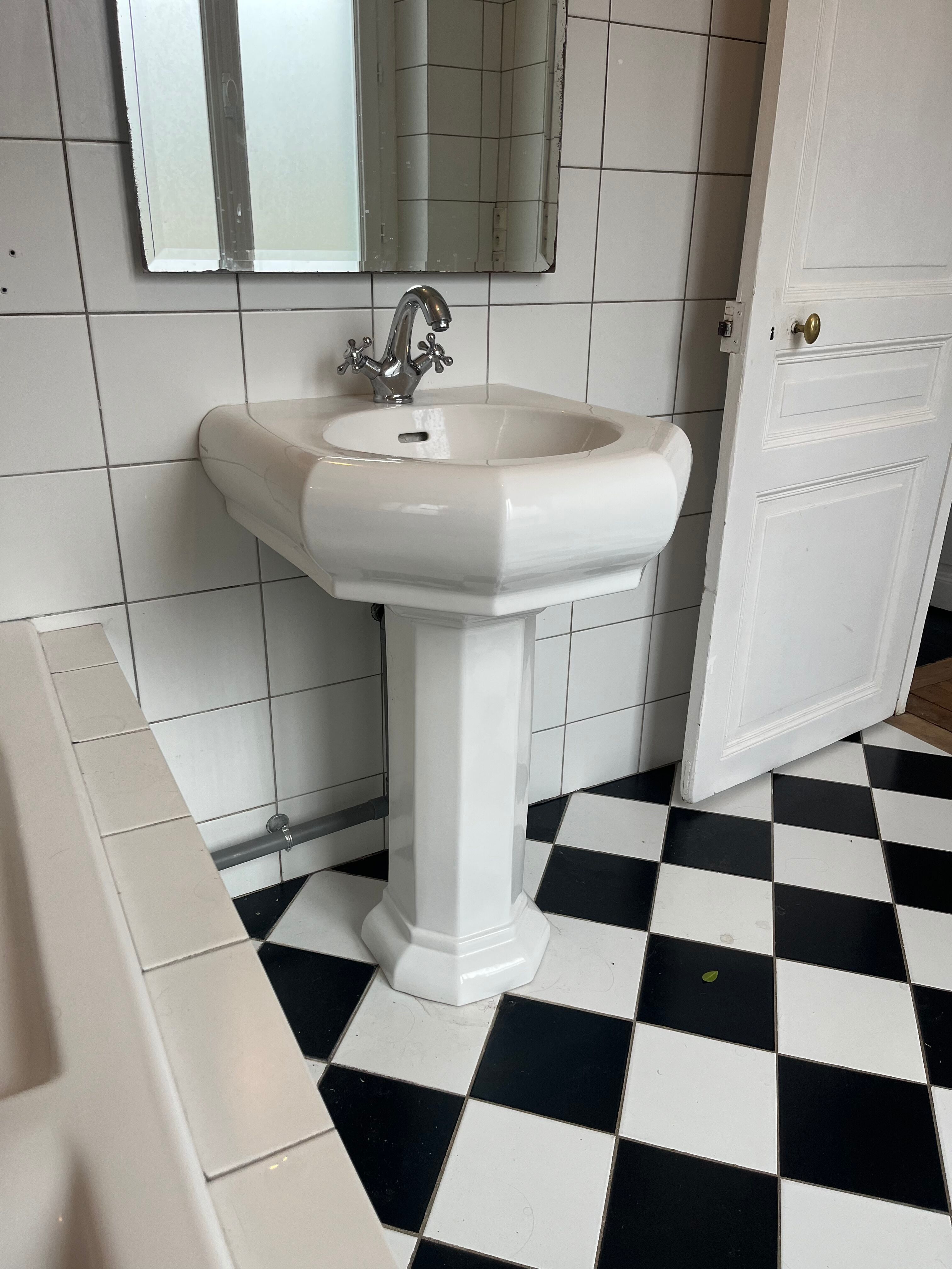 Villeroy & Boch washbasin