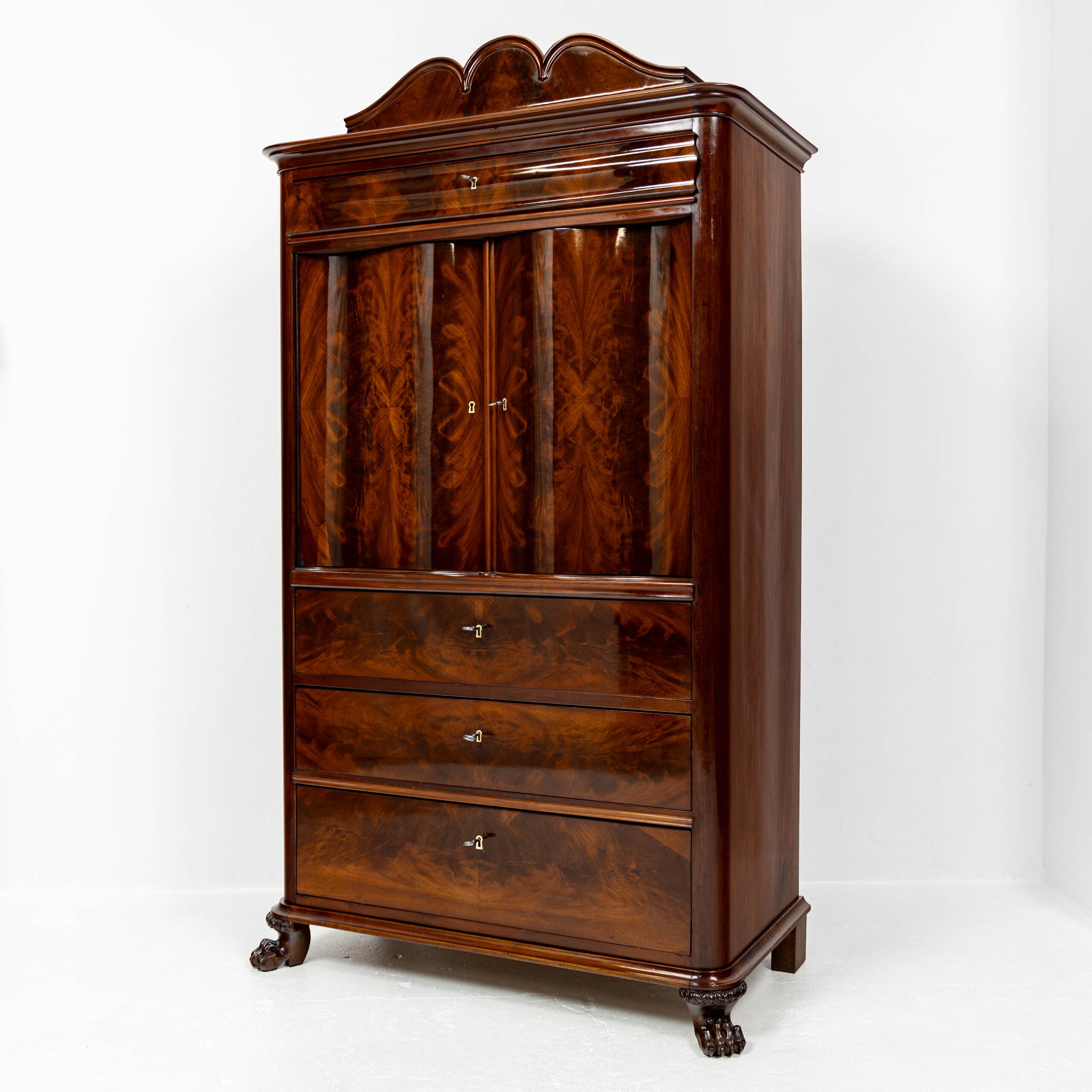 Chiffonnier haut avec bar en acajou 1850-1880