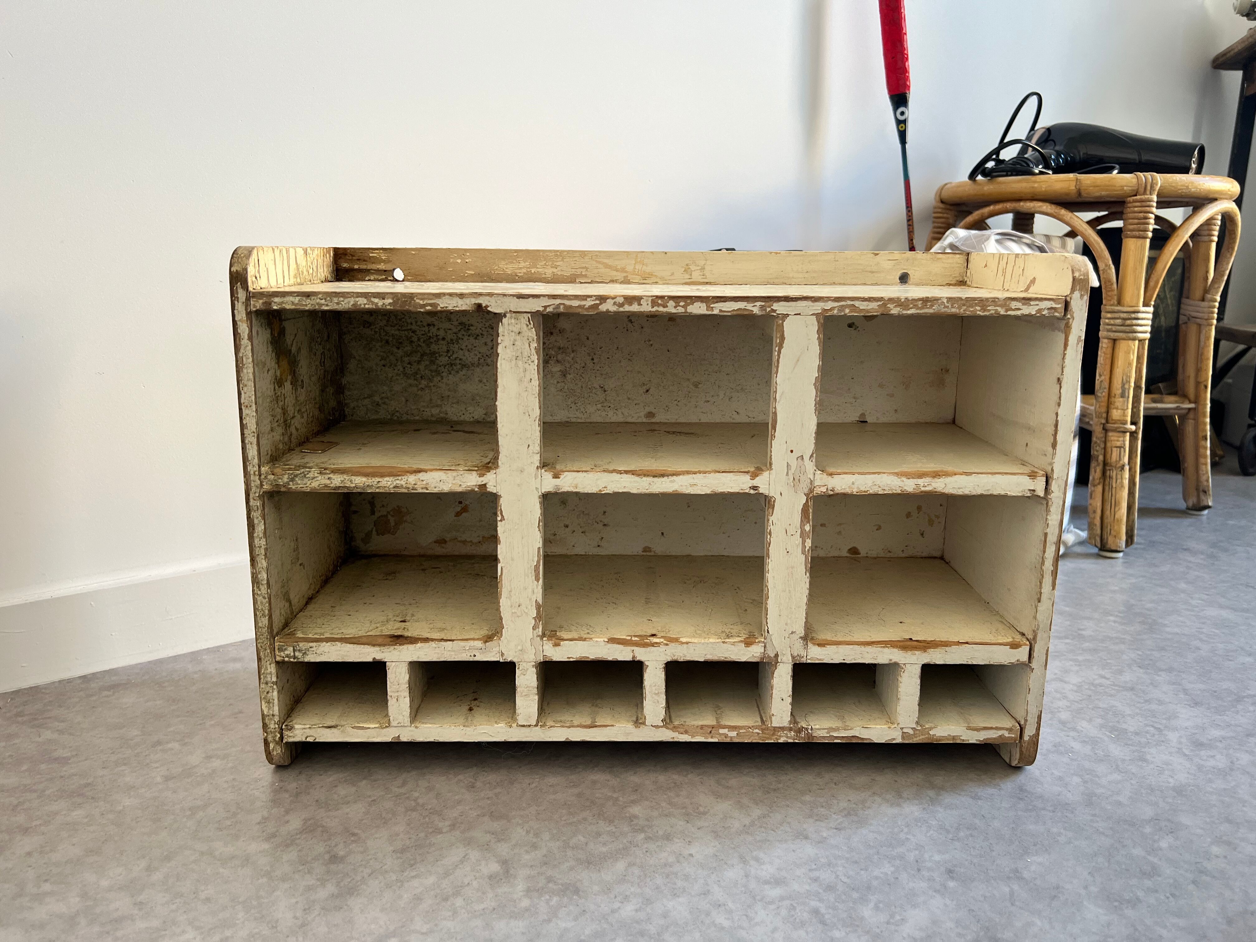Wall shelf