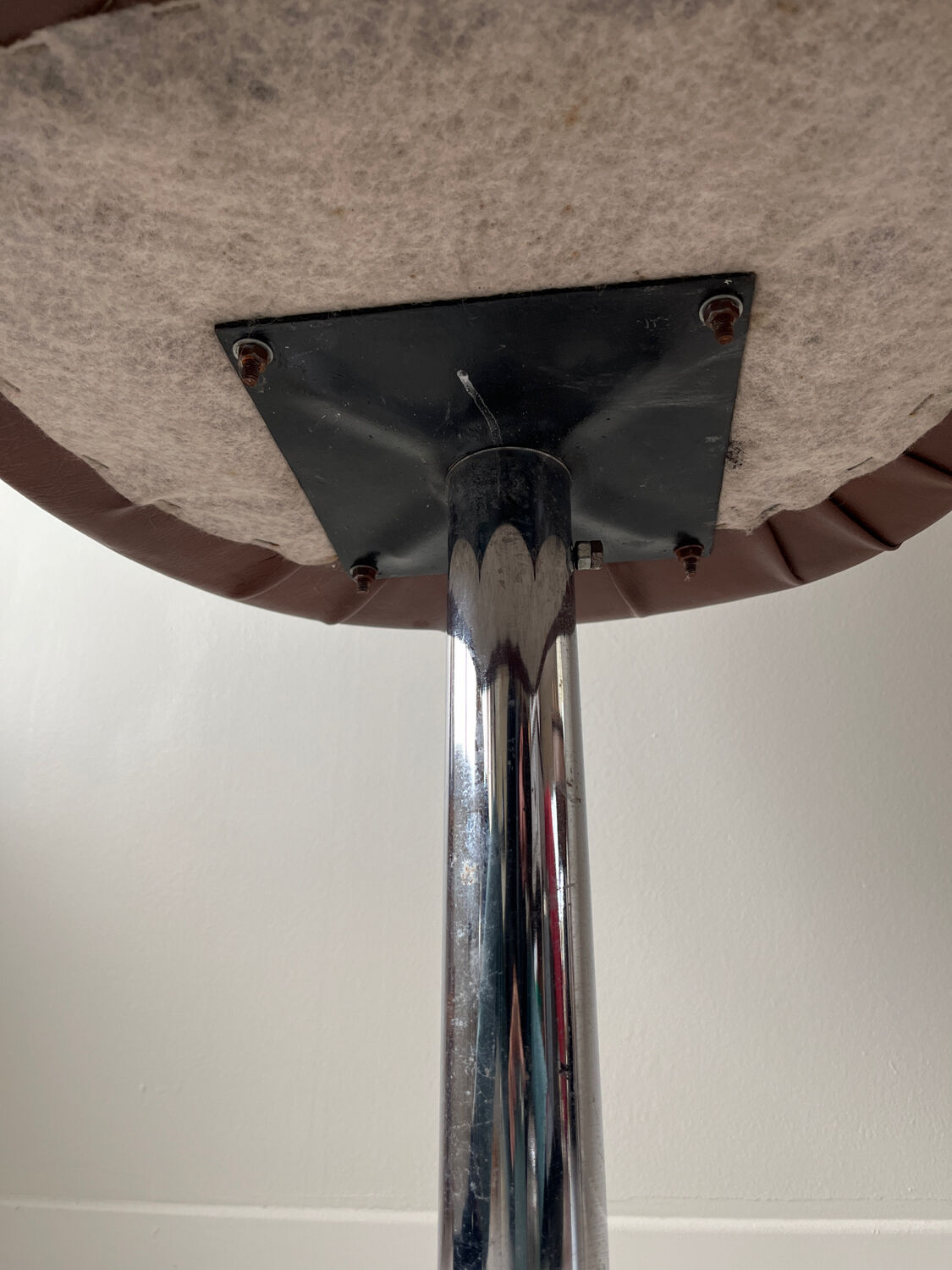 Swivel armchair 70s imitation leather