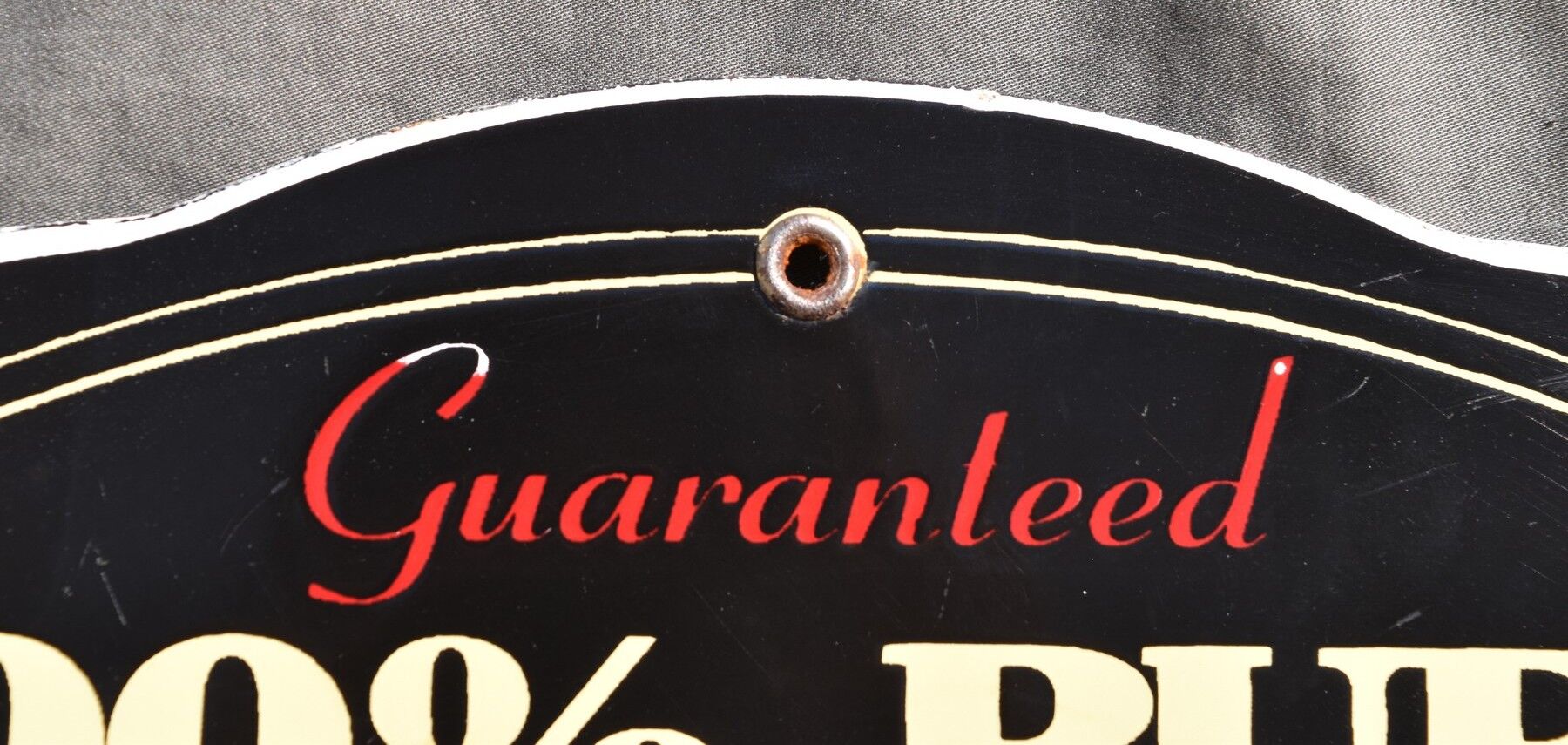 VINTAGE PLAQUE ENAMELED PUBLICITAIRE REDSKIN authorized distributor 30.7 x 26 cm