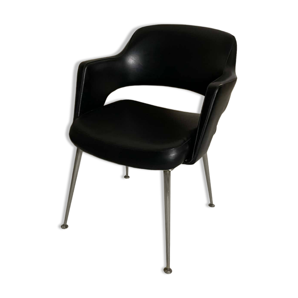 Fauteuil style conférence design noir pieds métal – lignes contemporaines