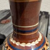 Vase marron à décor de marbrures