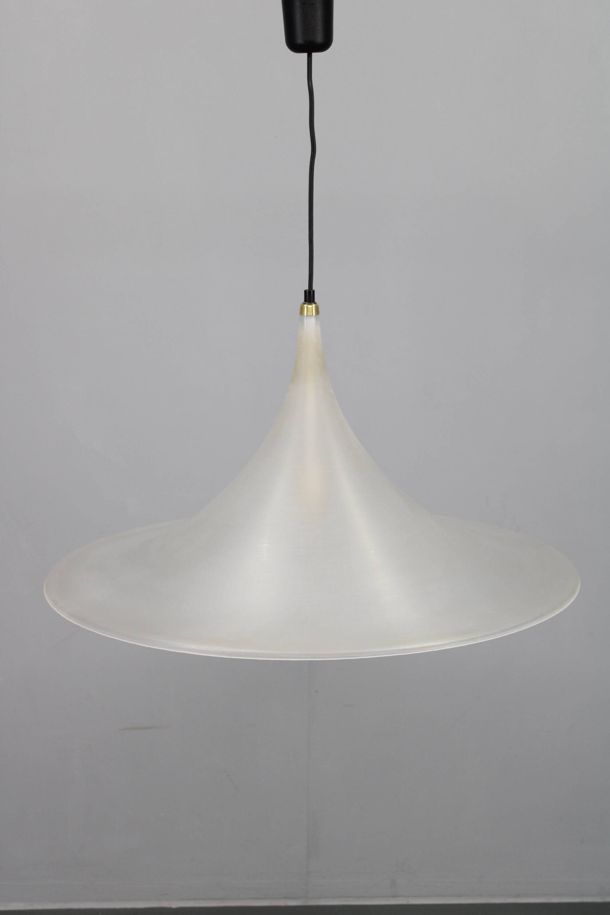 Suspension « Trompette » par Meblo, Italie années 1970