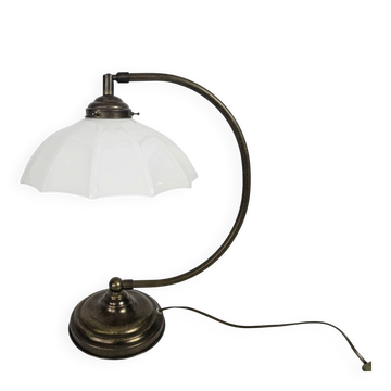 Lampe de banquier - lampe de table - verre opalin - laiton - 3e trimestre du 20e siècle