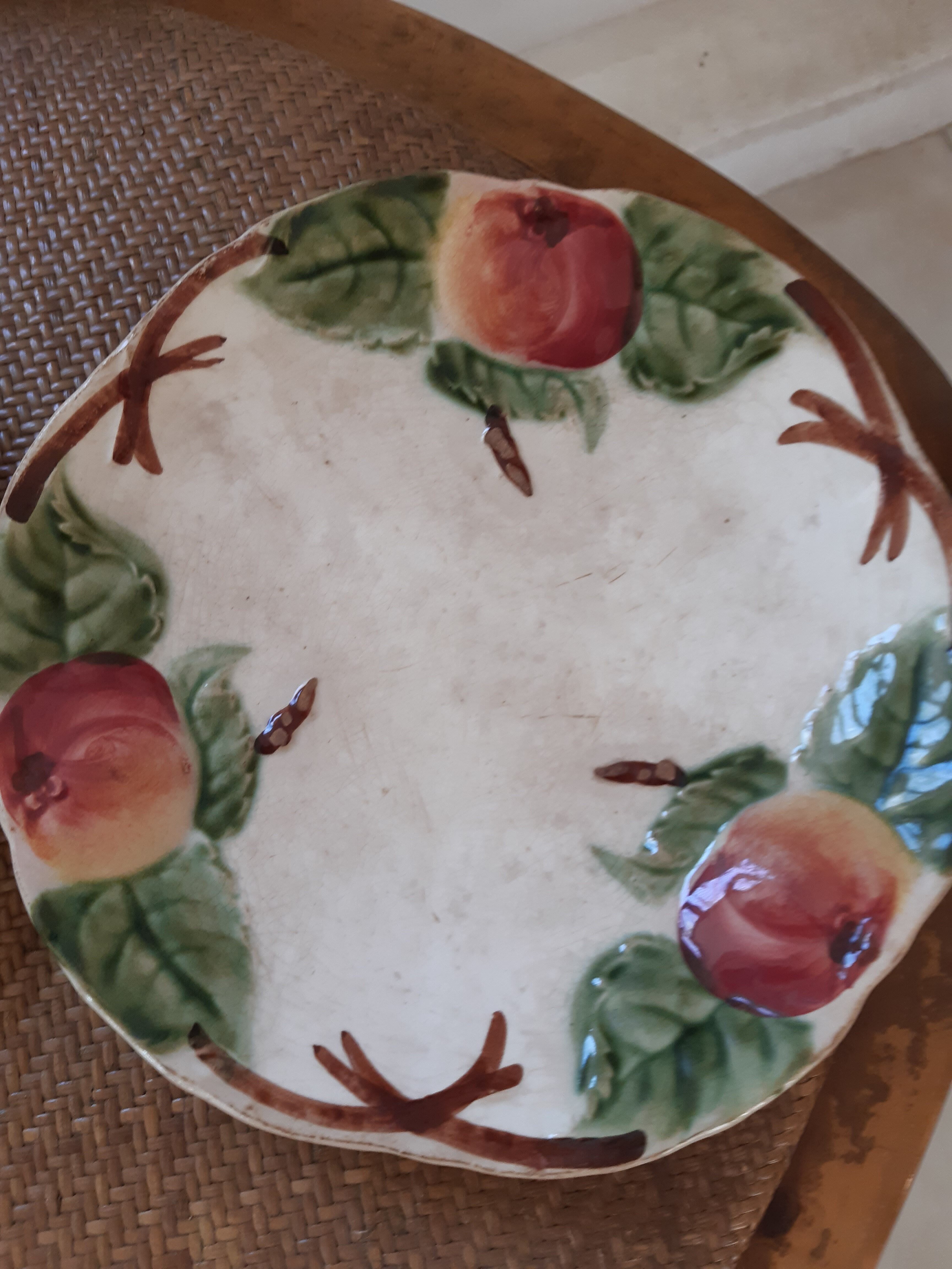 Pair of plates dabbling