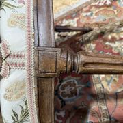 Suite de 4 fauteuils cabriolets à médaillons d'époque Louis XVI