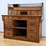 Oak apothecary counter – 1920