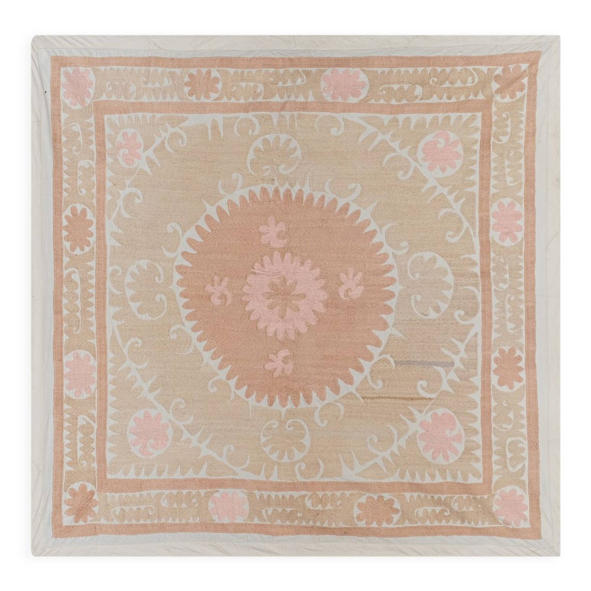 Suzani tapestry 135x137 cm