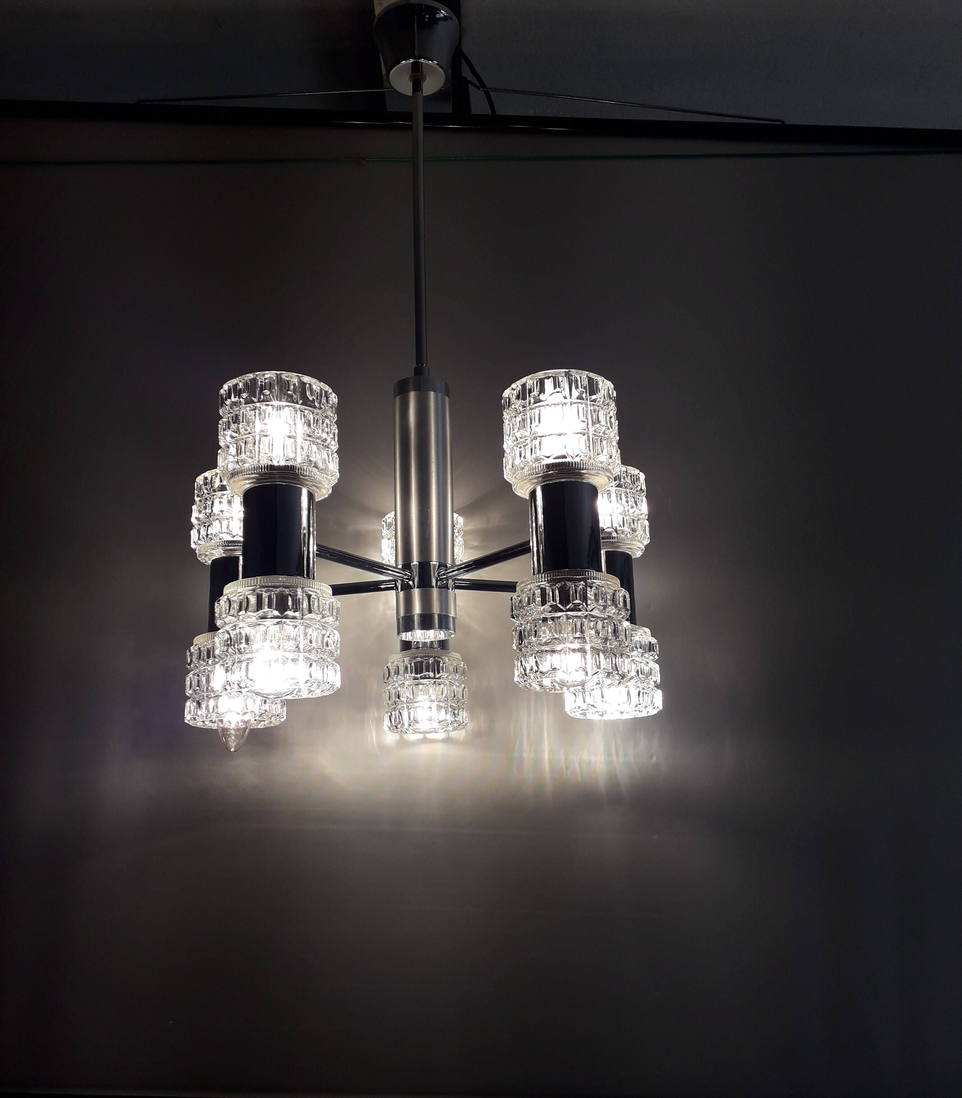 Vintage chandelier - 10 Lights - chrome metal and glass - 1970s