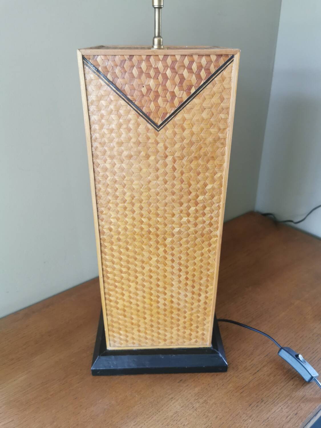 Vintage straw marquetry lamp