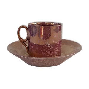 Tasse à café et soucoupe en faïence