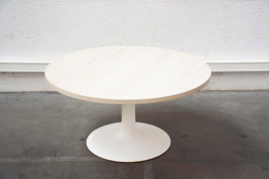 Tulip style foot system table