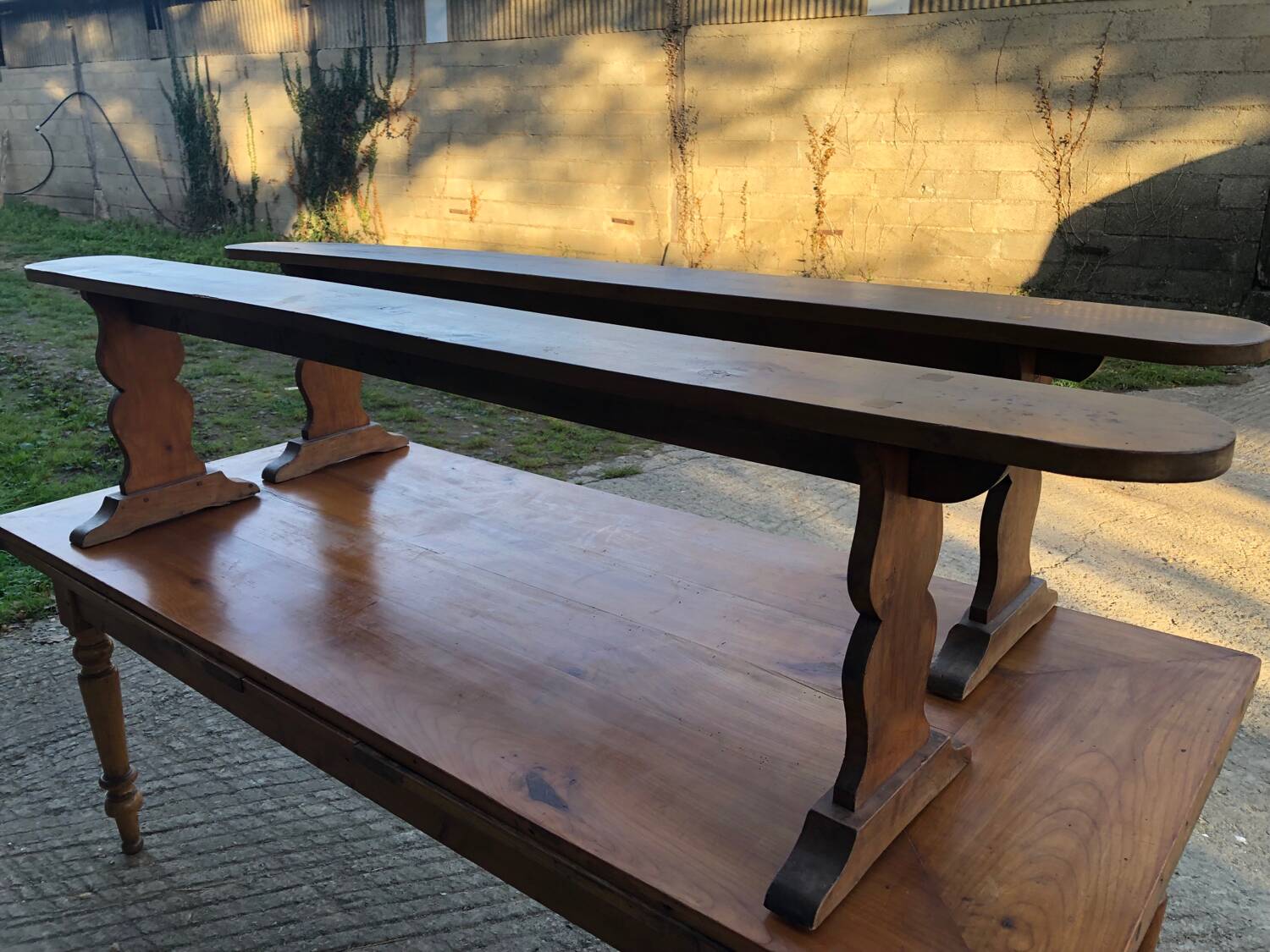 Antique farmhouse table in solid cherry wood with its 2 benches