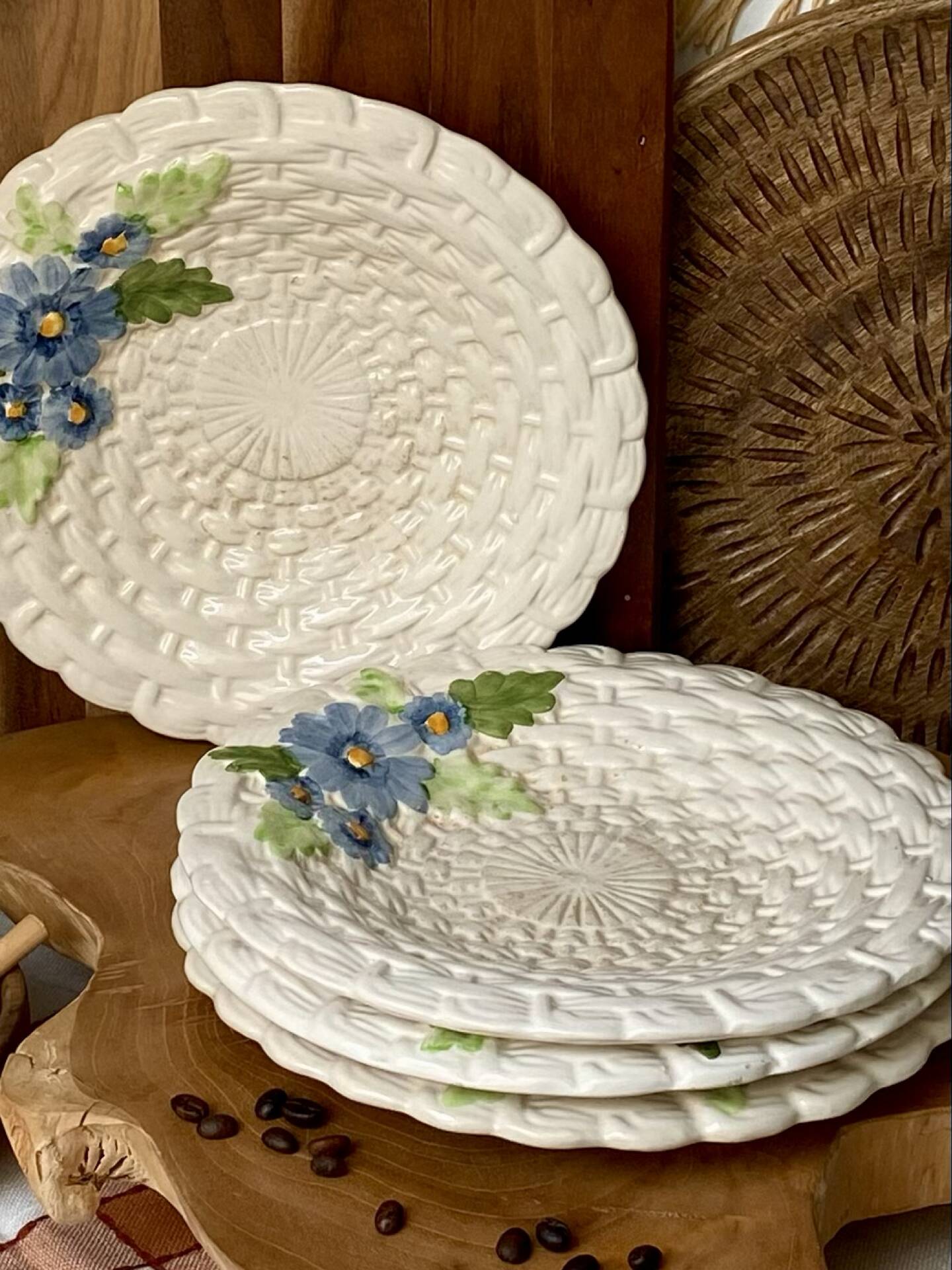 Assiettes Barbotine
