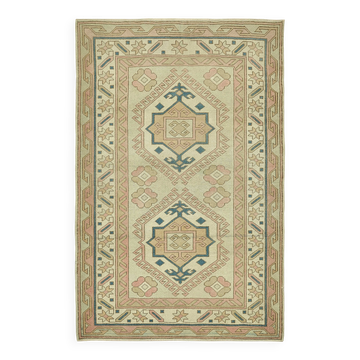 Turkish Vintage Anatolian Rug 134 cm x 205 cm