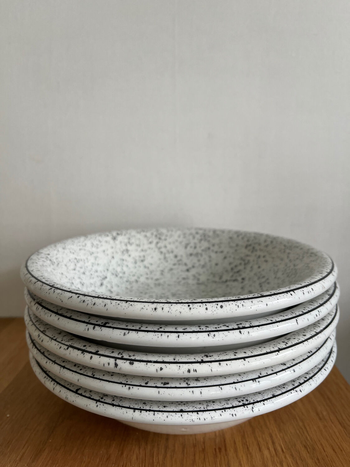 5 hollow plates in hand-speckled Italian ceramic